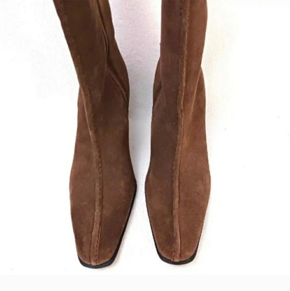 🎅 Christmas Clearance Sale - Mossimo Brown‎ Suede Boots. Size 9. - Picture 5 of 12